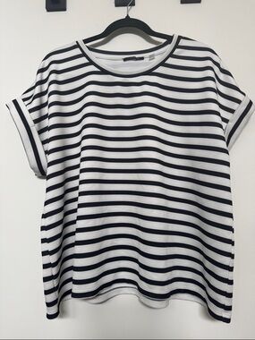 T Tahari Black & White Striped Short Sleeve Tee